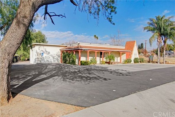 1175 Center St, Riverside, CA 92507